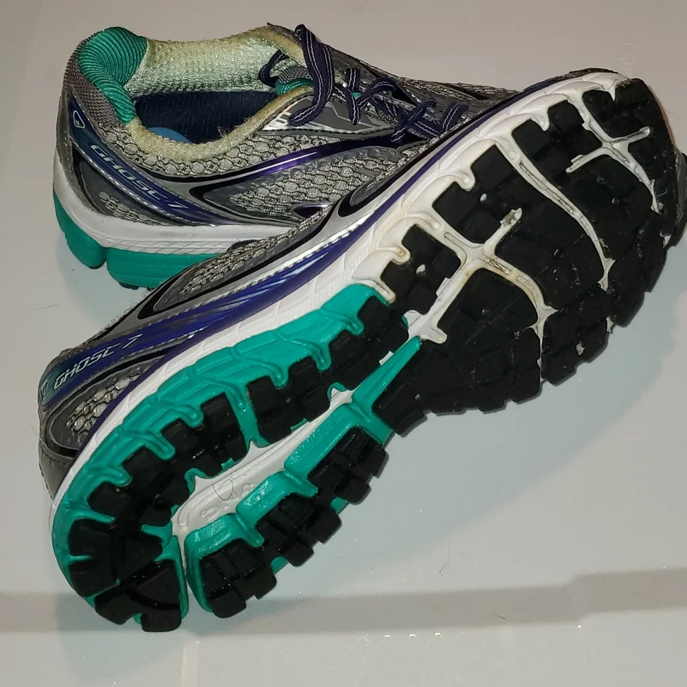 Brooks womens running shoe